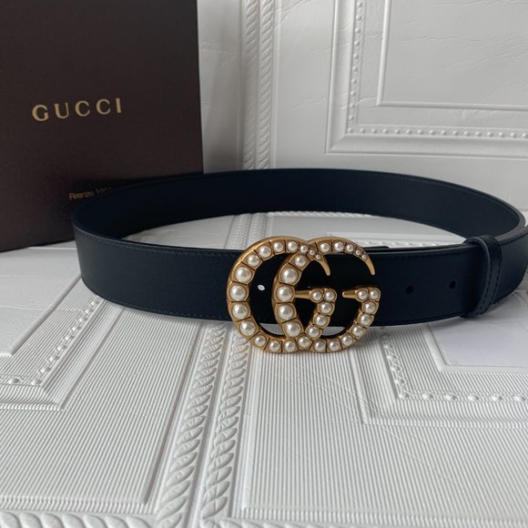 Leather belt with pearl GG buckle